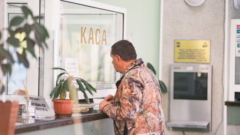 Администрацията в цялата страна на протест заради "недостатъчното заплащане"